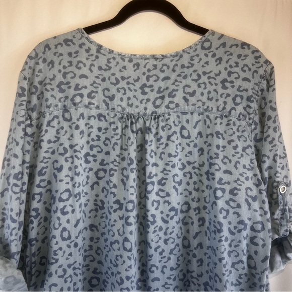 Philosophy Womans Tunic Flowy Roll Tab SIve Blue V Neck Denim Lepord Print XL - Picture 11 of 13